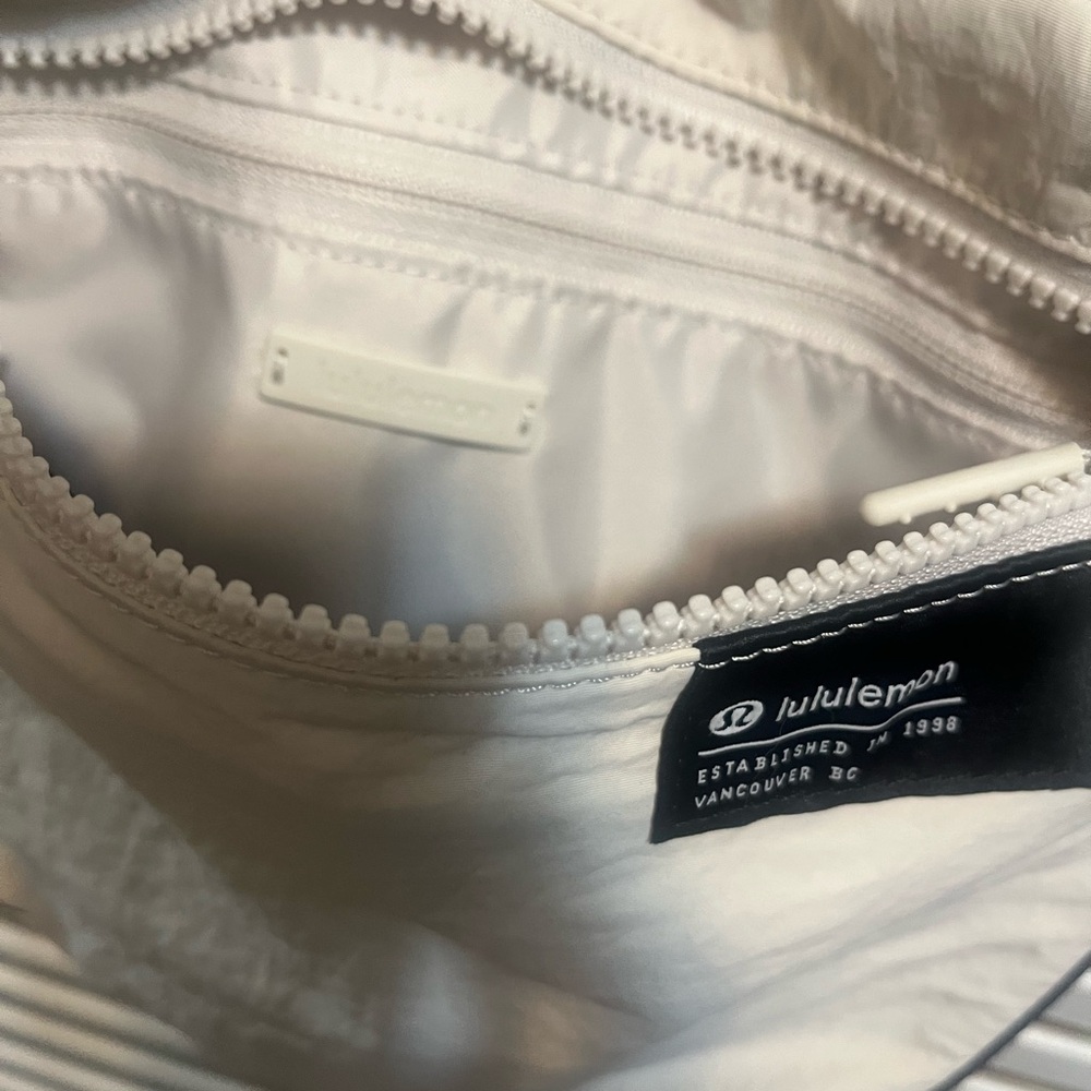 lululemon athletica Off-White Crossbody Pouch with Black Logo Patch - Picture 2 of 5